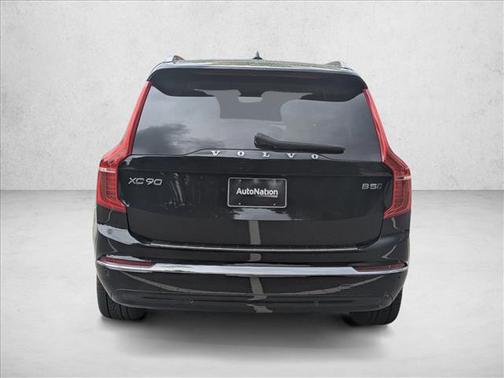 2023 Volvo XC90 B5 Plus