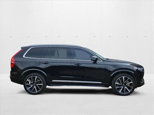 2023 Volvo XC90 B5 Plus
