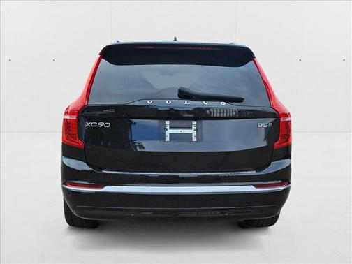 2023 Volvo XC90 B5 Plus