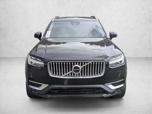 2023 Volvo XC90 B5 Plus