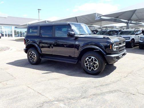 Shadow Black 2026 Ford Bronco Outer Banks