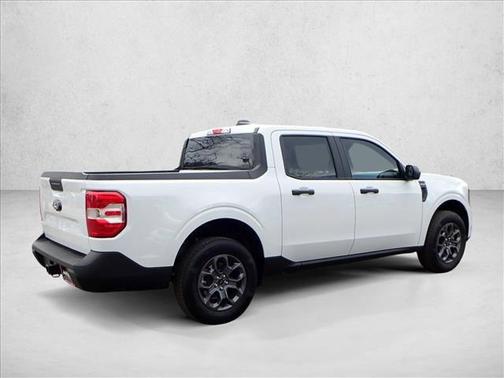 Oxford White 2025 Ford Maverick XLT