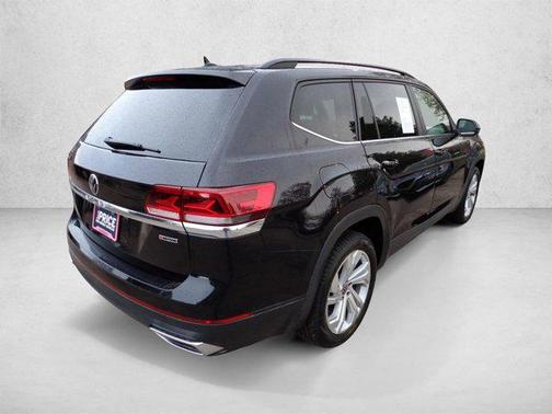 Black 2021 Volkswagen Atlas 3.6L SE w/Technology