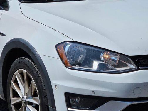 2017 Volkswagen Golf Alltrack TSI S