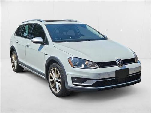 2017 Volkswagen Golf Alltrack TSI S