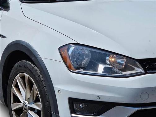 2017 Volkswagen Golf Alltrack TSI S