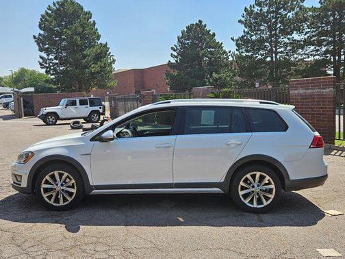2017 Volkswagen Golf Alltrack TSI S