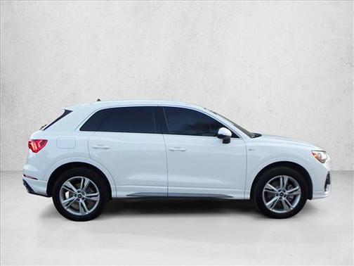 2021 Audi Q3 45 S line Premium