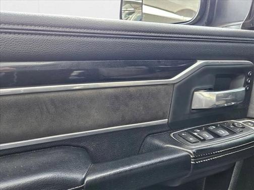 2020 RAM 2500 Laramie Crew Cab 4X4 6'4' Box