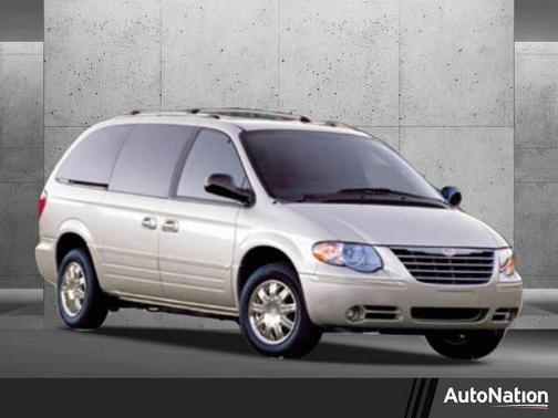 2006 Chrysler Town & Country Base