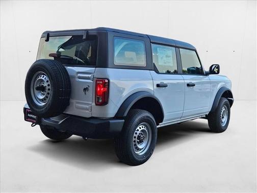 2025 Ford Bronco Base 4 Door 4x4