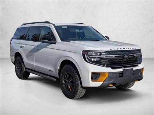 Star White Metallic Tri-Coat 2025 Ford Expedition Tremor