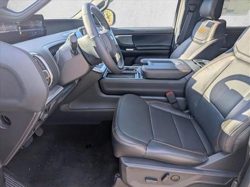 Star White Metallic Tri-Coat 2025 Ford Expedition Tremor