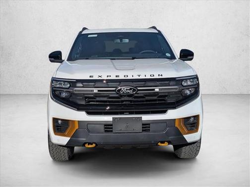 Star White Metallic Tri-Coat 2025 Ford Expedition Tremor