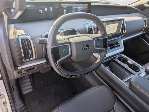 Star White Metallic Tri-Coat 2025 Ford Expedition Tremor