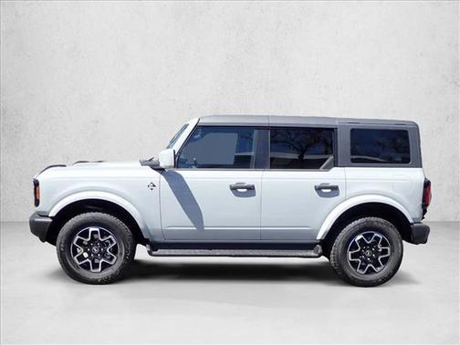 Avalanche Gray 2026 Ford Bronco Outer Banks