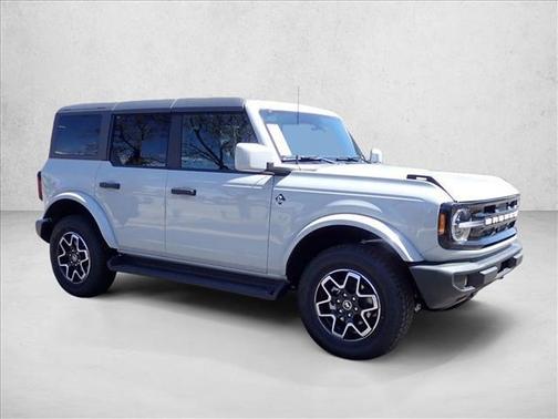 Avalanche Gray 2026 Ford Bronco Outer Banks