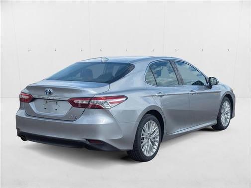 2019 Toyota Camry Hybrid XLE