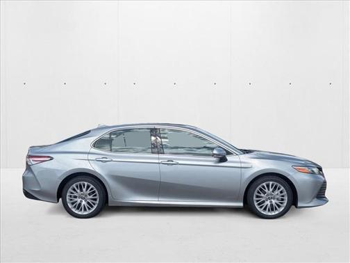 2019 Toyota Camry Hybrid XLE