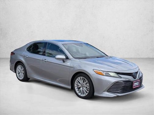 2019 Toyota Camry Hybrid XLE