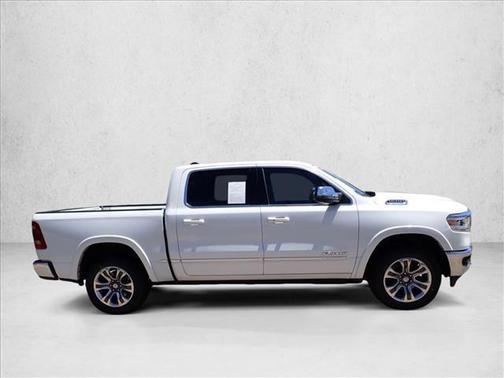 Ivory White Tri-Coat Pearlcoat 2023 RAM 1500 Limited