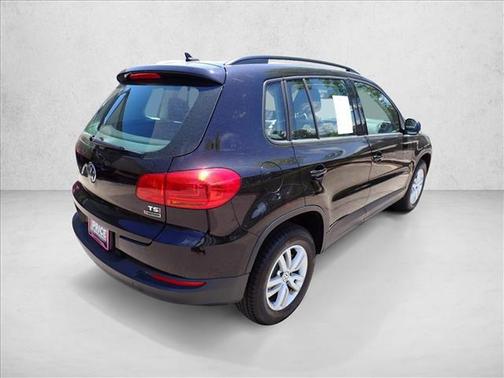 Deep Black Pearl 2017 Volkswagen Tiguan 2.0T S 4MOTION