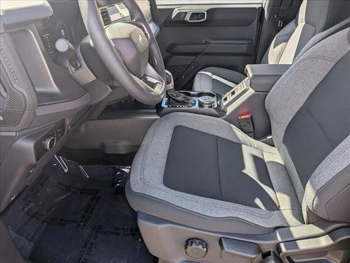 2025 Ford Bronco Base 4 Door 4x4