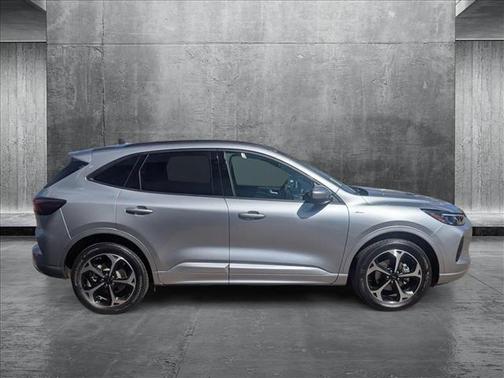 2024 Ford Escape ST-Line Elite