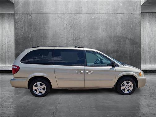 2005 Dodge Grand Caravan SXT