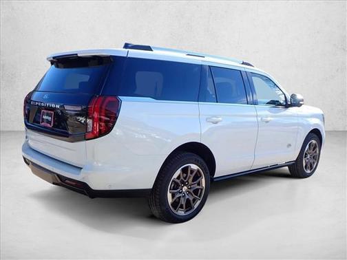 Star White Metallic Tri-Coat 2025 Ford Expedition King Ranch