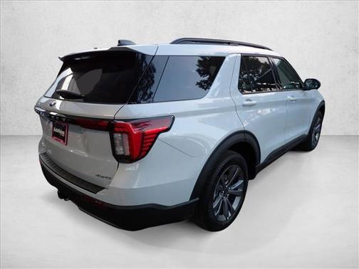 Space White Metallic 2026 Ford Explorer Active