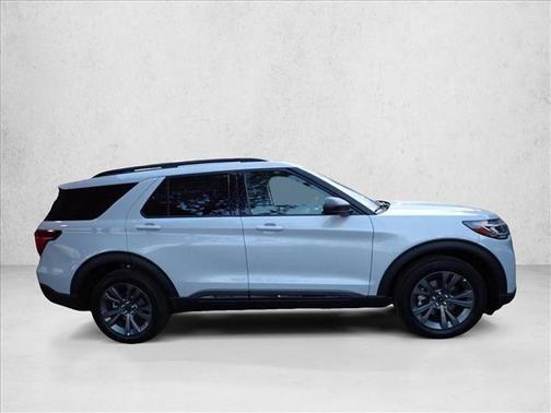Space White Metallic 2026 Ford Explorer Active