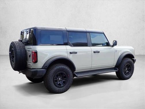 Desert Sand 2026 Ford Bronco Outer Banks