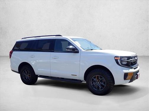 Star White Metallic Tri-Coat 2026 Ford Expedition Tremor