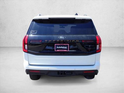 Star White Metallic Tri-Coat 2026 Ford Expedition Tremor