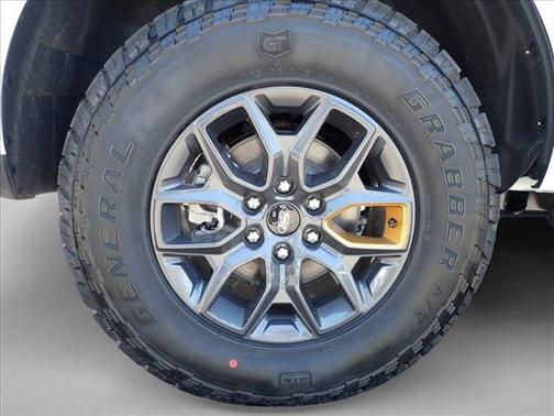 Star White Metallic Tri-Coat 2026 Ford Expedition Tremor