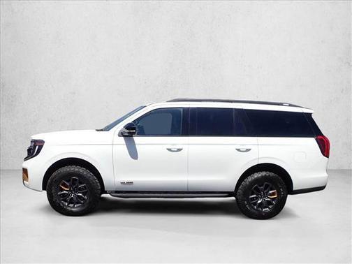 Star White Metallic Tri-Coat 2026 Ford Expedition Tremor
