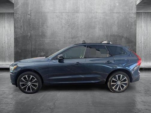 2024 Volvo XC60 B5 Plus Dark Theme