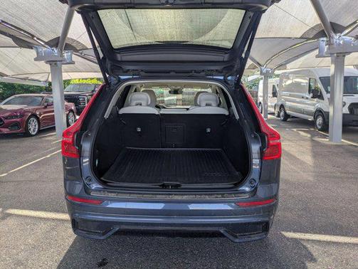 2024 Volvo XC60 B5 Plus Dark Theme