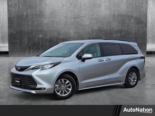 2023 Toyota Sienna XLE 7 Passenger