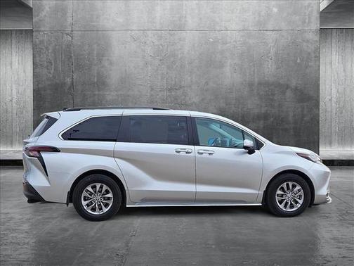 2023 Toyota Sienna XLE 7 Passenger