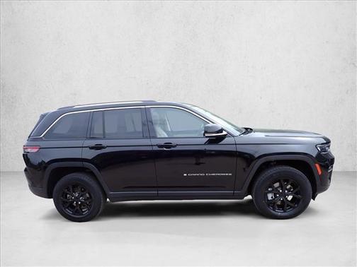 Diamond Black Crystal Pearlcoat 2022 Jeep Grand Cherokee Limited