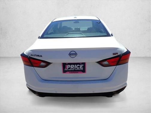 Glacier White 2023 Nissan Altima SR FWD