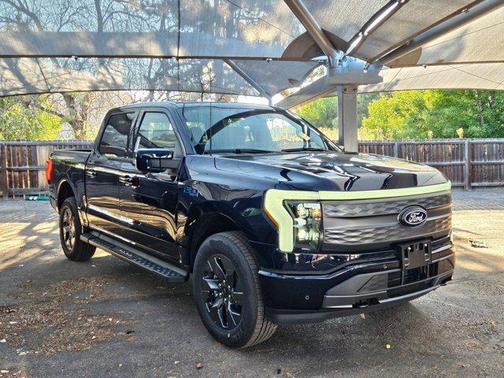 2025 Ford F-150 Lightning LARIAT