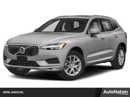 Bright Silver Metallic 2018 Volvo XC60 T5 Momentum