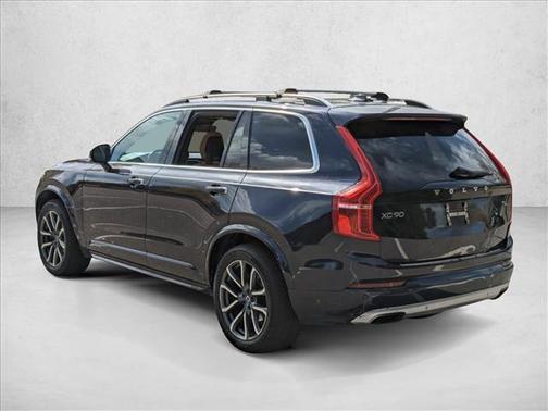 2017 Volvo XC90 T6 Momentum