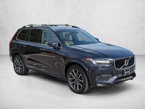2017 Volvo XC90 T6 Momentum