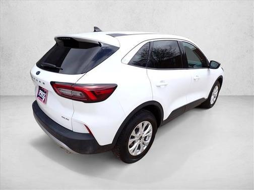 Oxford White 2023 Ford Escape Active