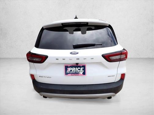 Oxford White 2023 Ford Escape Active
