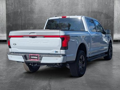 2025 Ford F-150 Lightning LARIAT